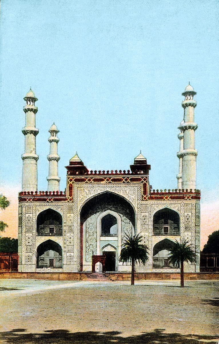 Gateway, Akbar`s Tomb, Sekundra, Agra.