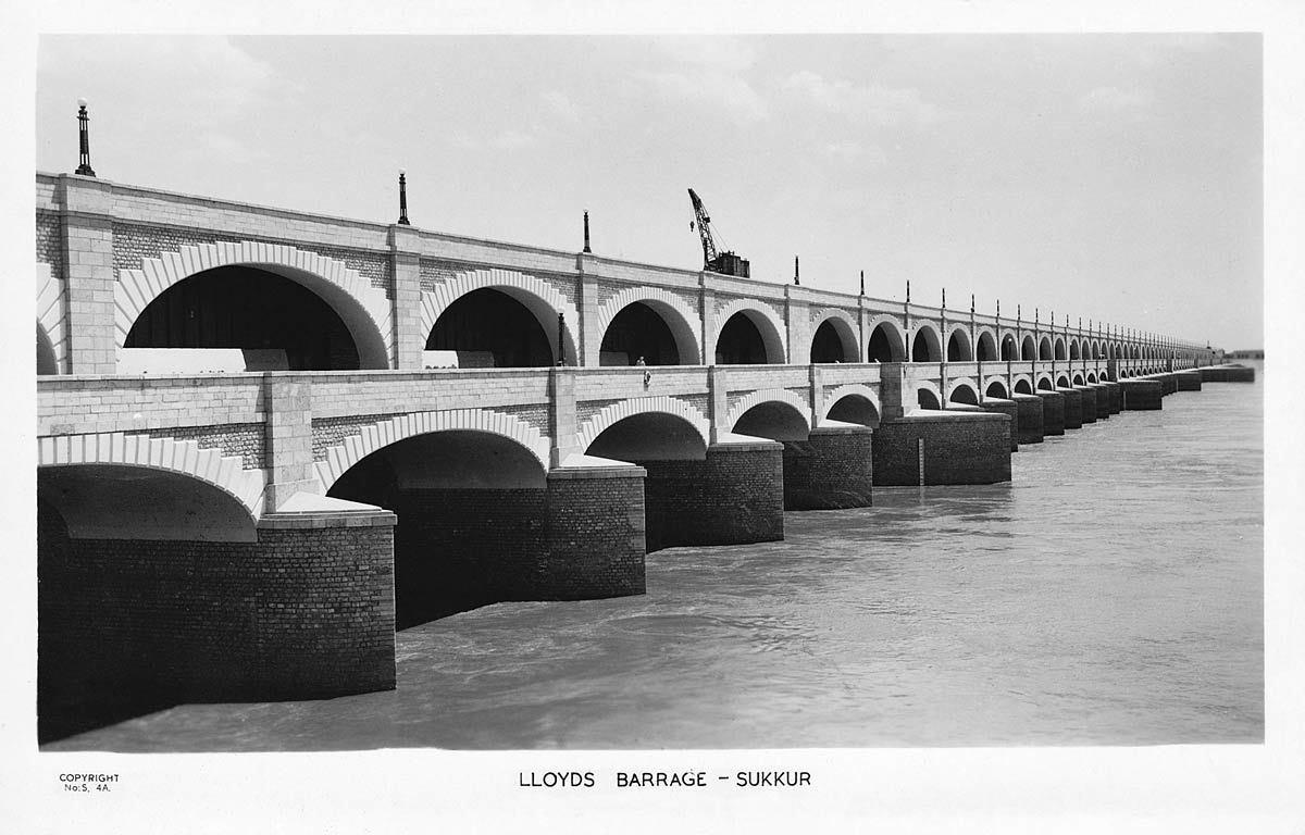 Lloyds Barrage - Sukkur