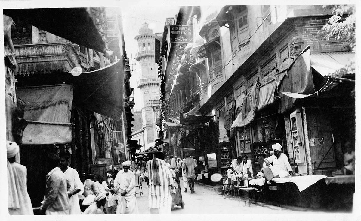 [Peshawar Bazaar]